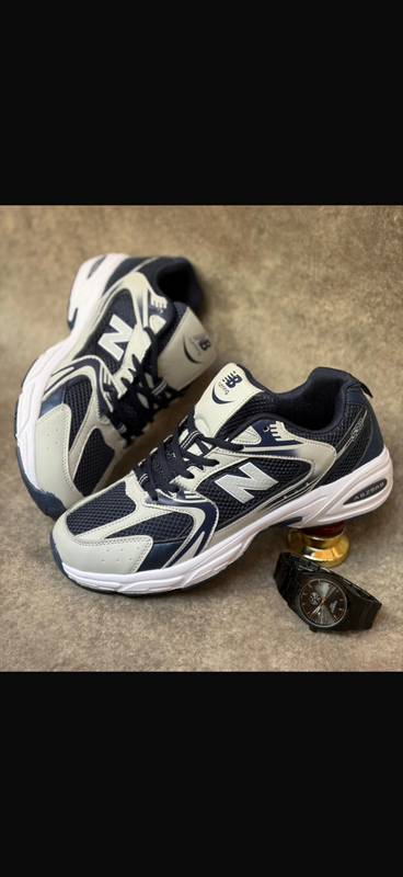 NEW BALANCE 530 .